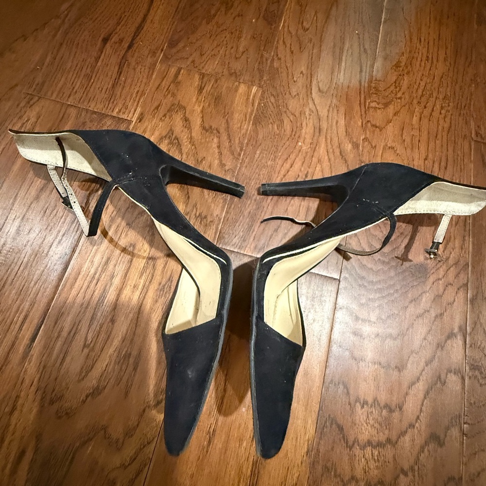 MIA Black Pointed Toe Heels - Picture 6 of 8